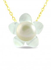 18 Karat Solid Yellow Gold 13 mm Mother Of Pearl Flower Shape With 7 mm Pearl Pendant Necklace