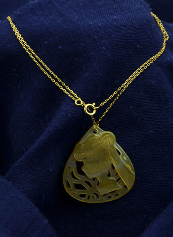 18 Karat Gold Lady Face Drop Shape Mother Of Pearl Pendant Necklace