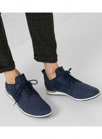 Moonah Lace-Up Low Top Sneakers Blue