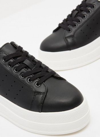 Cherrss Lace Up Sneakers Black/White