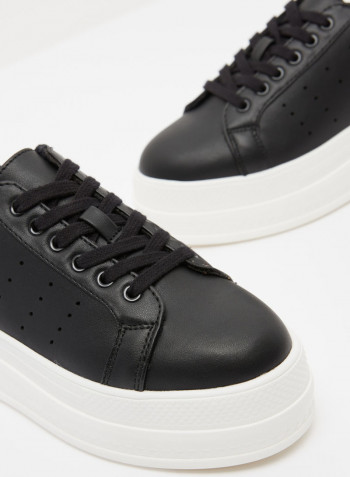 Cherrss Lace Up Sneakers Black/White
