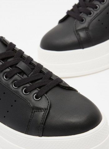 Cherrss Lace Up Sneakers Black/White