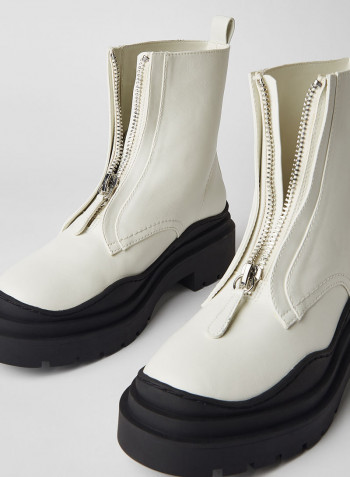 Wenzol Boots Off White