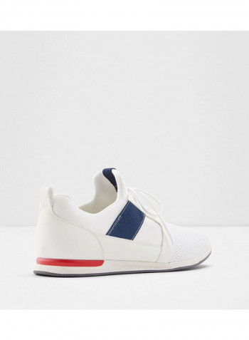Moonah Low Top Sneakers White
