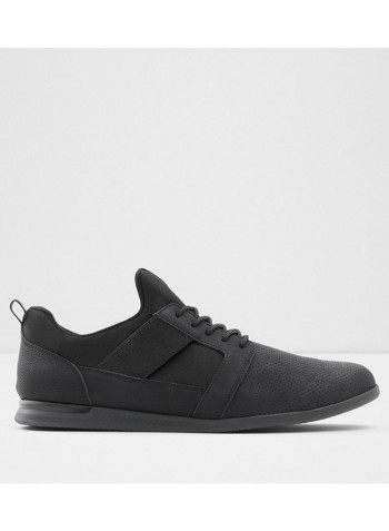 Moonah Lace-Up Low Top Sneakers Black