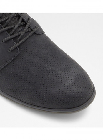Moonah Lace-Up Low Top Sneakers Black