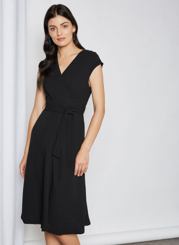 V-Neck Midi Dress Black