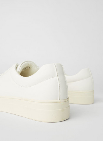 Essential Sneakers White