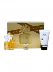 مجموعة ديزي من 3 قطع 1 X EDT 100 Ml, 1 X Mini EDT 4 Ml, 1 X Body Lotion 150مل
