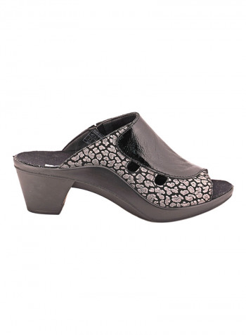 117-299 Textured Peep Toe Mules أسود