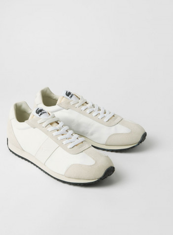 Court Pace Sneakers Off White