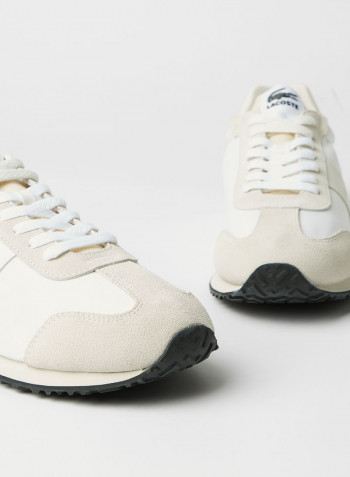 Court Pace Sneakers Off White