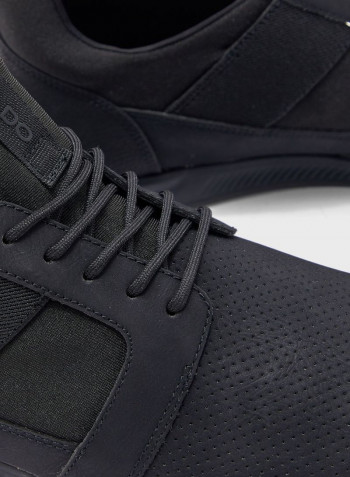 Lace-Up Low Top Sneakers Black