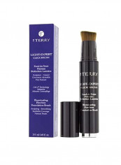 Light Expert Click Brush Foundation 11 Amber Brown