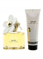 طقم هدايا ديزي إصدار السفر من قطعتين EDT 100 Ml, Body Lotion 75مل