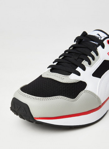 R78 FUTR Sneakers White/Black