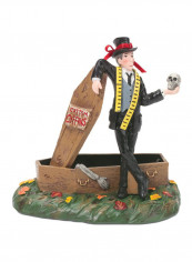 Snow Village A Grave Undertaker Figurine Black/Brown/Green 2.5x3.8x3.8inch