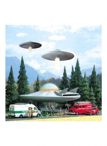 Ufo Flying Saucer With Figs HO Scale Scenery Model