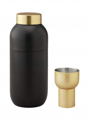Cocktail Shaker And Measuring Cup Black