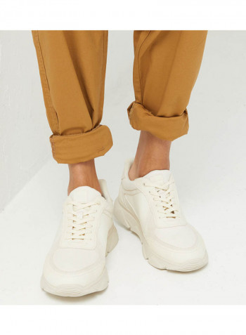 Bradd Sports Shoes Off White
