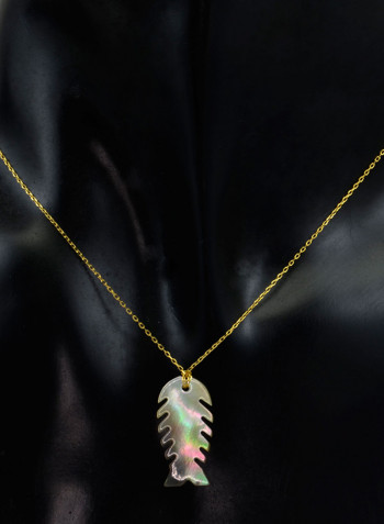 18 Karat Gold Fishbone Shape Mother Of Pearl Pendant Necklace