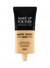 Matte Velvet Full Coverage Foundation Y245 Soft Sand