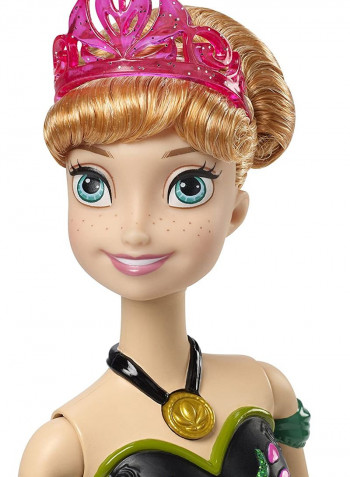 دمية شخصية آنا المغنية من فيلم 'Frozen'