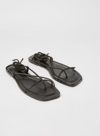 Adravia Tie-Up Flat Sandals Black