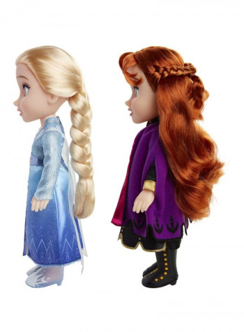 مجموعة من دميتين للأميرتين آنا وإلسا بتصميم دمية مغنية من فيلم "Frozen 2"