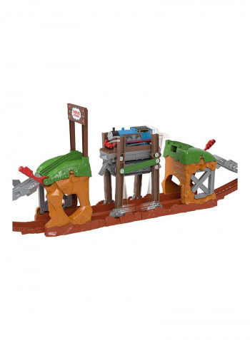 GHK84 Walking Bridge Train Playset