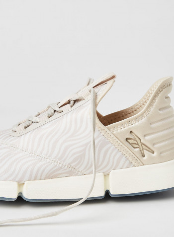 Dailyfit DMX Walking Shoes Off-White