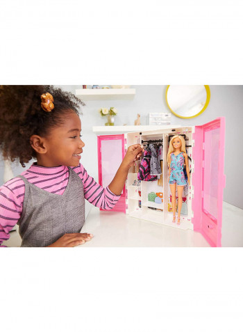 Fashionistas Ultimate Closet Doll Playset
