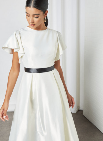 Contrast Belted Dress Offwhite
