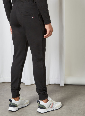 Essential Logo Sweatpants Black