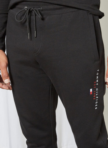 Essential Logo Sweatpants Black