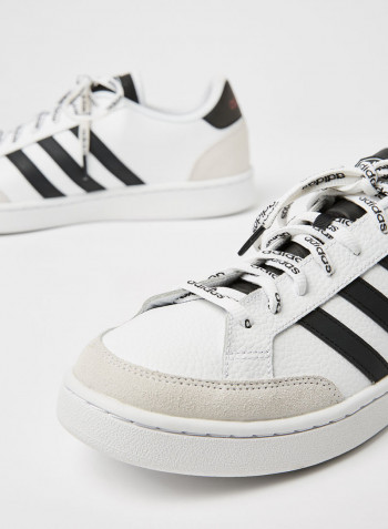 Grand Court SE Sneakers White/Black