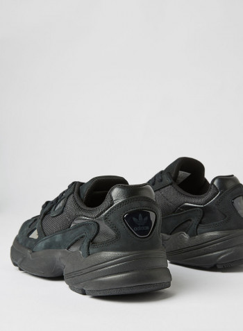 Falcon Sneakers CBLACK/CBLACK/GREFIV