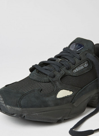 Falcon Sneakers CBLACK/CBLACK/GREFIV