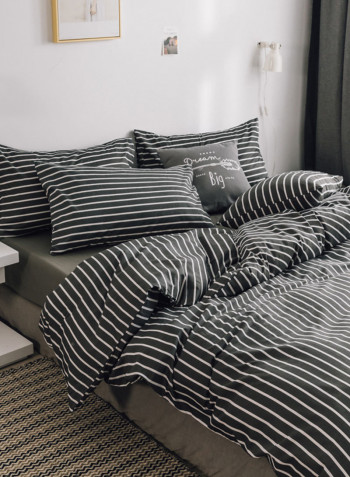 4-Pieces Double Size Comfortable Printed Bedding Set Cotton Multicolour 150x200cm