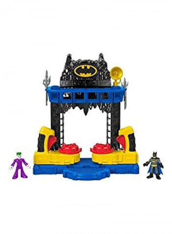 DC Super Friends Batcave Double Ditch Game Set