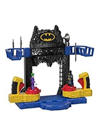 DC Super Friends Batcave Double Ditch Game Set