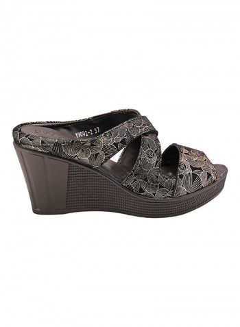 092-2006 Criss Cross Strap Wedge Sandals Gold/Black