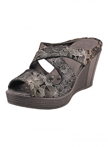 092-2006 Criss Cross Strap Wedge Sandals Gold/Black