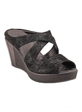 092-2009 Criss Cross Strap Wedge Sandals Black