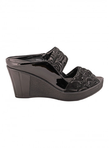 092-2011 Peep Toe Wedge Sandals Black