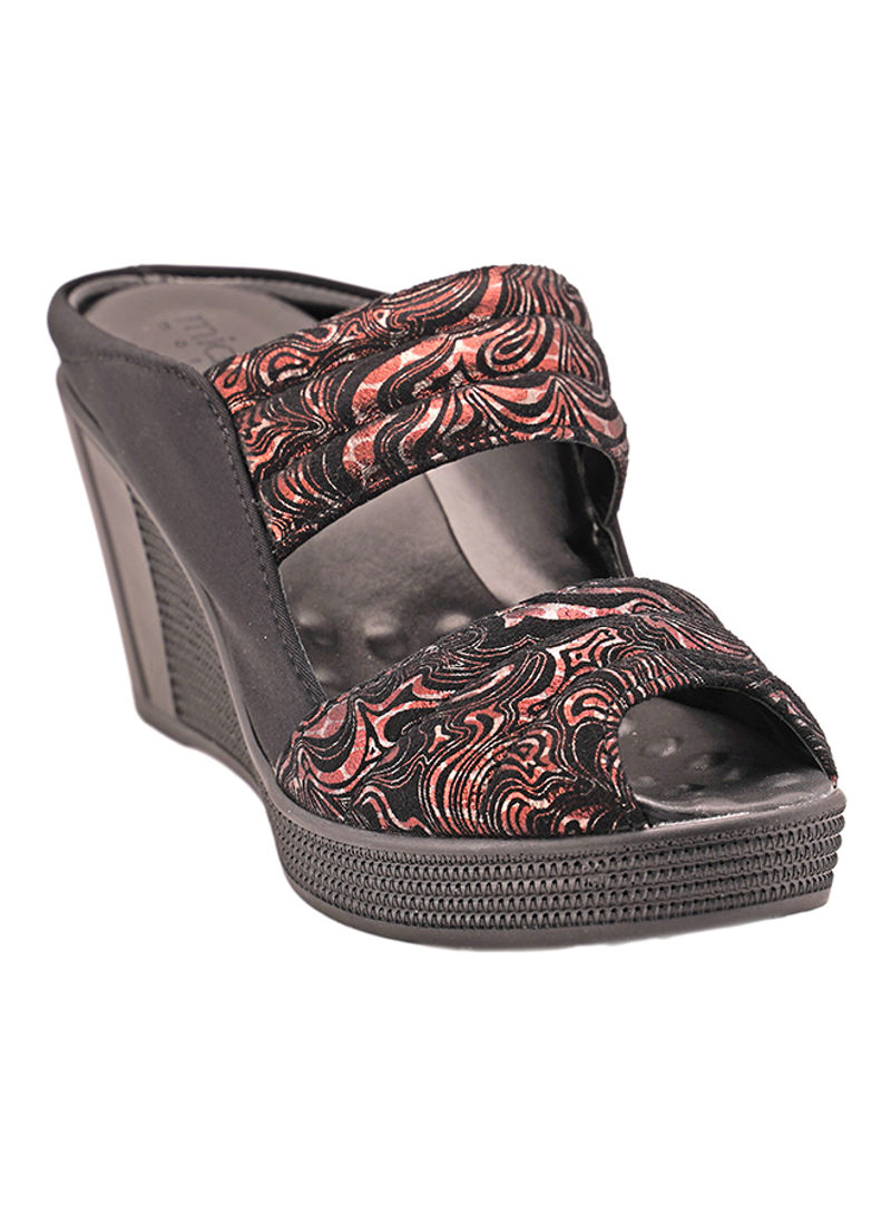 092-2012 Peep Toe Wedge Sandals Black / Red