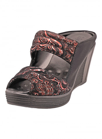 092-2012 Peep Toe Wedge Sandals Black / Red