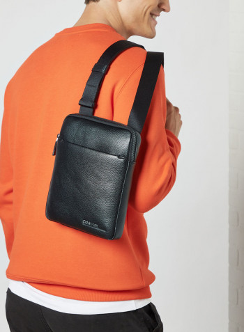 Bombe' Flat Messenger Bag Black