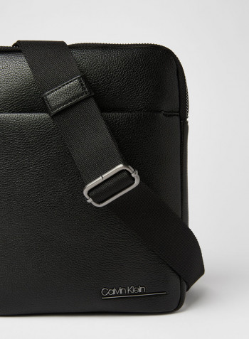 Bombe' Flat Messenger Bag Black
