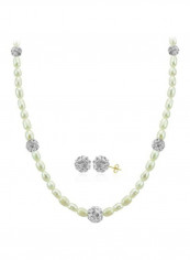 10 Karat Built-In Gradual Crystal Ball And Pearl Strand Jewellery Set